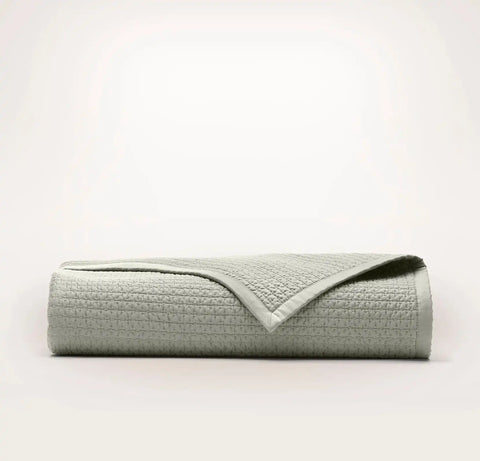 Signature Textured Stitch Quilt Sageleaf