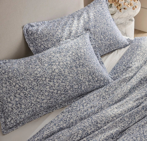 Signature Hemmed Duvet Set Bay Garden