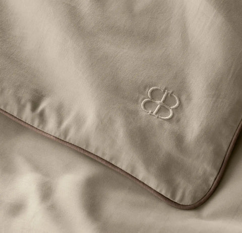Signature Embellished Duvet Set Oak/Walnut Piped Edge