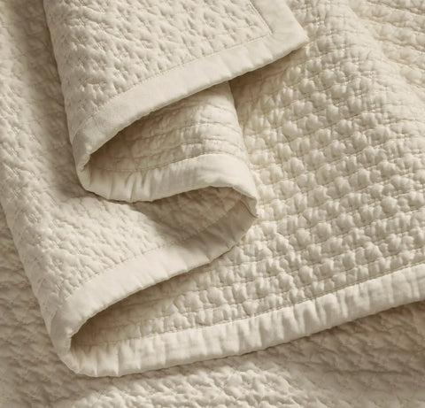 Signature Textured Stitch Quilt Cream