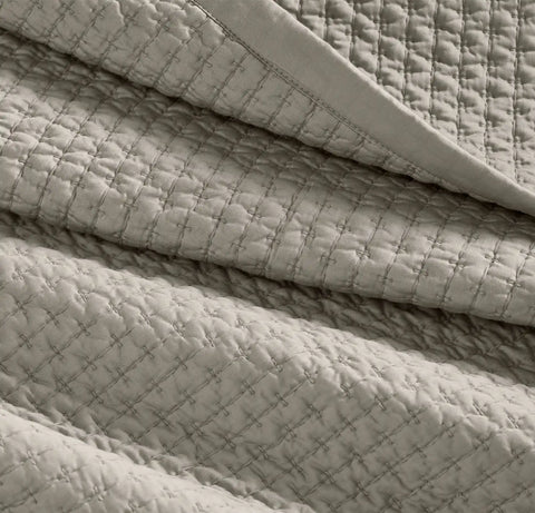 Signature Textured Stitch Quilt Pewter