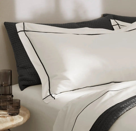 Signature Embellished Duvet Set White/Night Embroidered