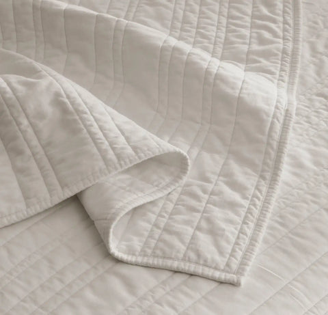 Signature Stripe Quilt Set White