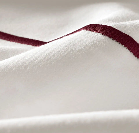 Signature Embellished Sheet Set White/Holly Embroidered