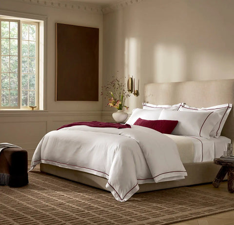 Signature Embellished Sheet Set White/Holly Embroidered