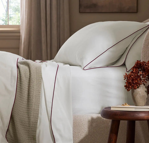 Signature Embellished Sheet Set White/Holly Piped Edge