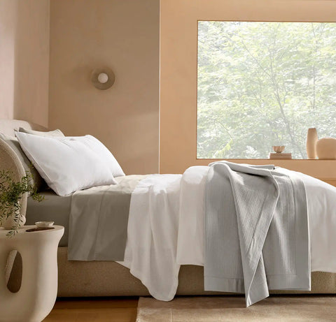 Signature Stitchline Quilt Mist