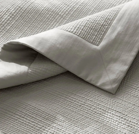 Signature Stitchline Quilt Mist