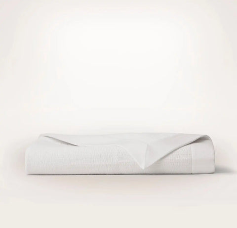 Signature Stitchline Quilt White