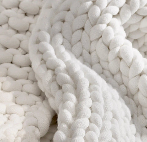 SuperLoop Throw Blanket White
